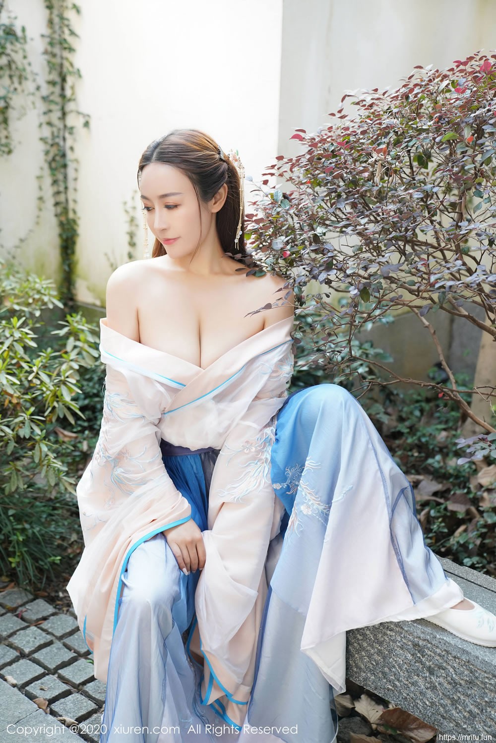 周井空《古装美女》 [秀人XIUREN] No.1983