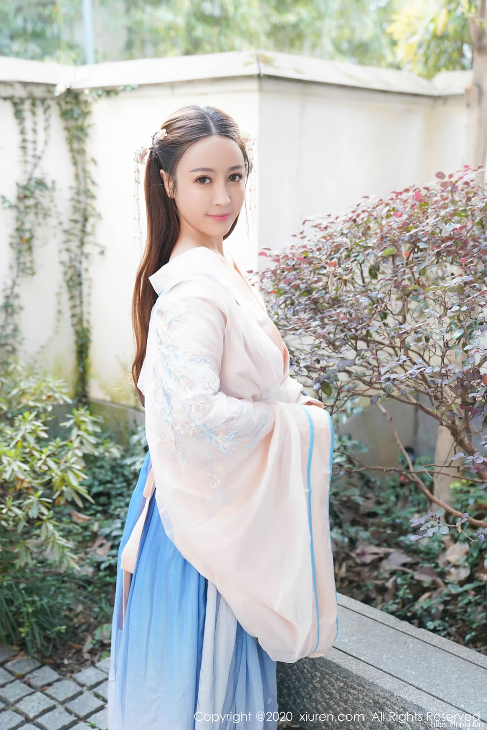 周井空《古装美女》 [秀人XIUREN] No.1983