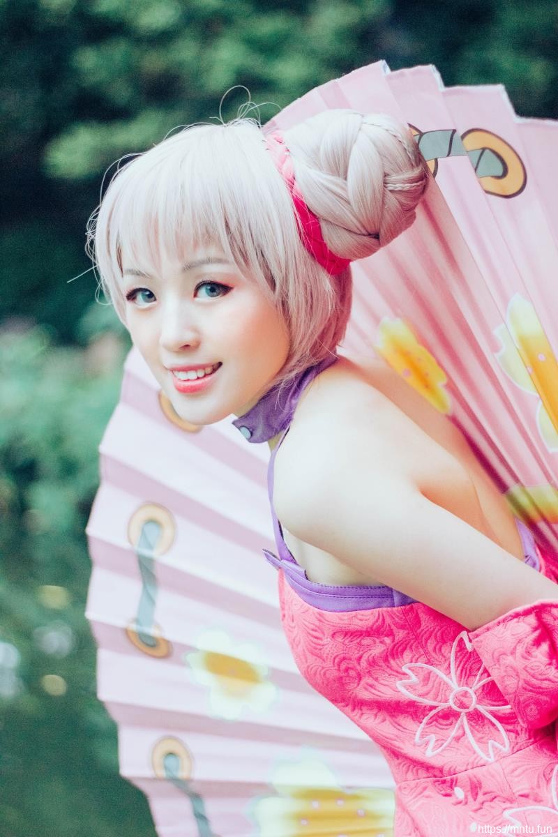 清纯美少女蟋蟀COS王者荣耀经典皮肤小乔