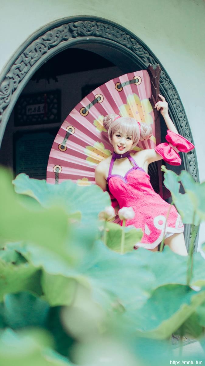 清纯美少女蟋蟀COS王者荣耀经典皮肤小乔