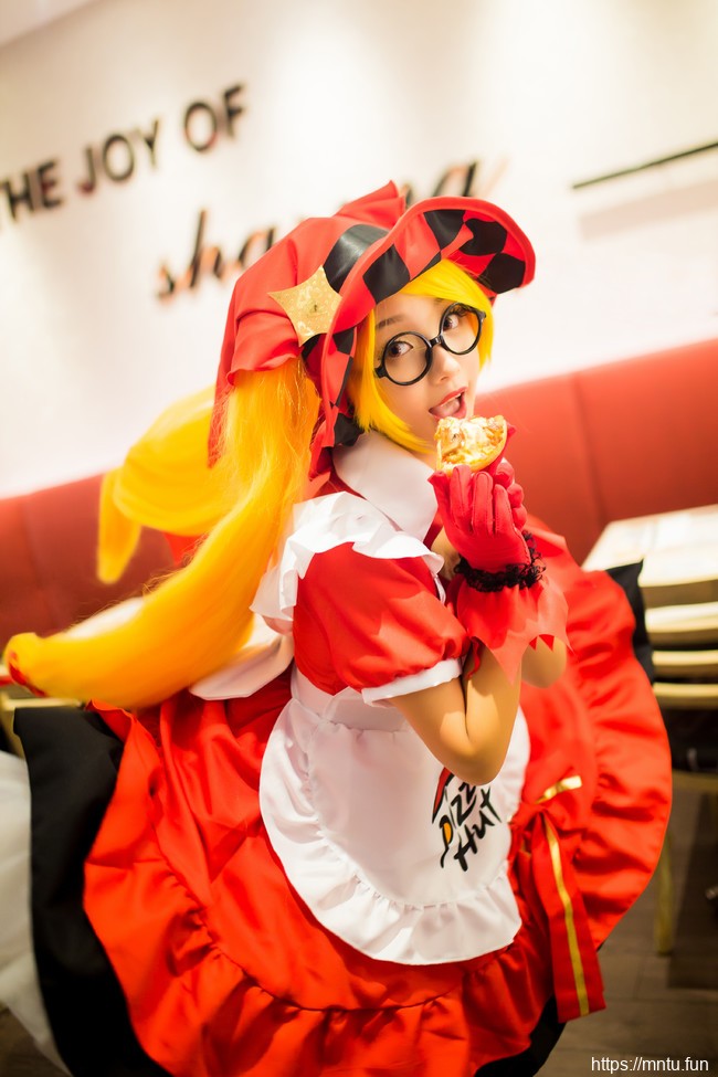 爆乳萝莉cos王者荣耀安琪拉喷血福利写真