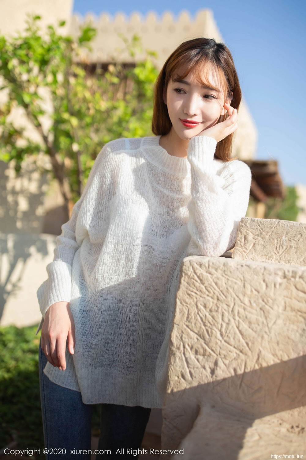 陆萱萱《异域的沙漠演出精彩引诱》 [秀人XIUREN] No.1988