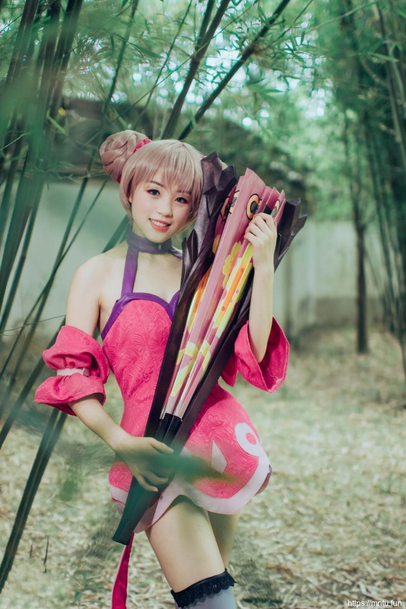 清纯美少女蟋蟀COS王者荣耀经典皮肤小乔