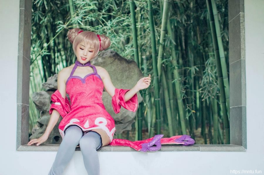 清纯美少女蟋蟀COS王者荣耀经典皮肤小乔