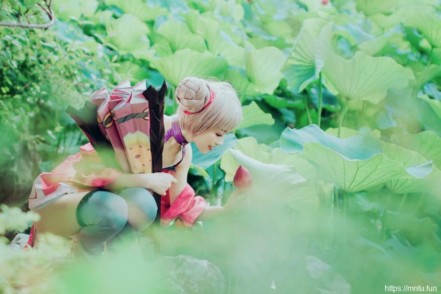 清纯美少女蟋蟀COS王者荣耀经典皮肤小乔