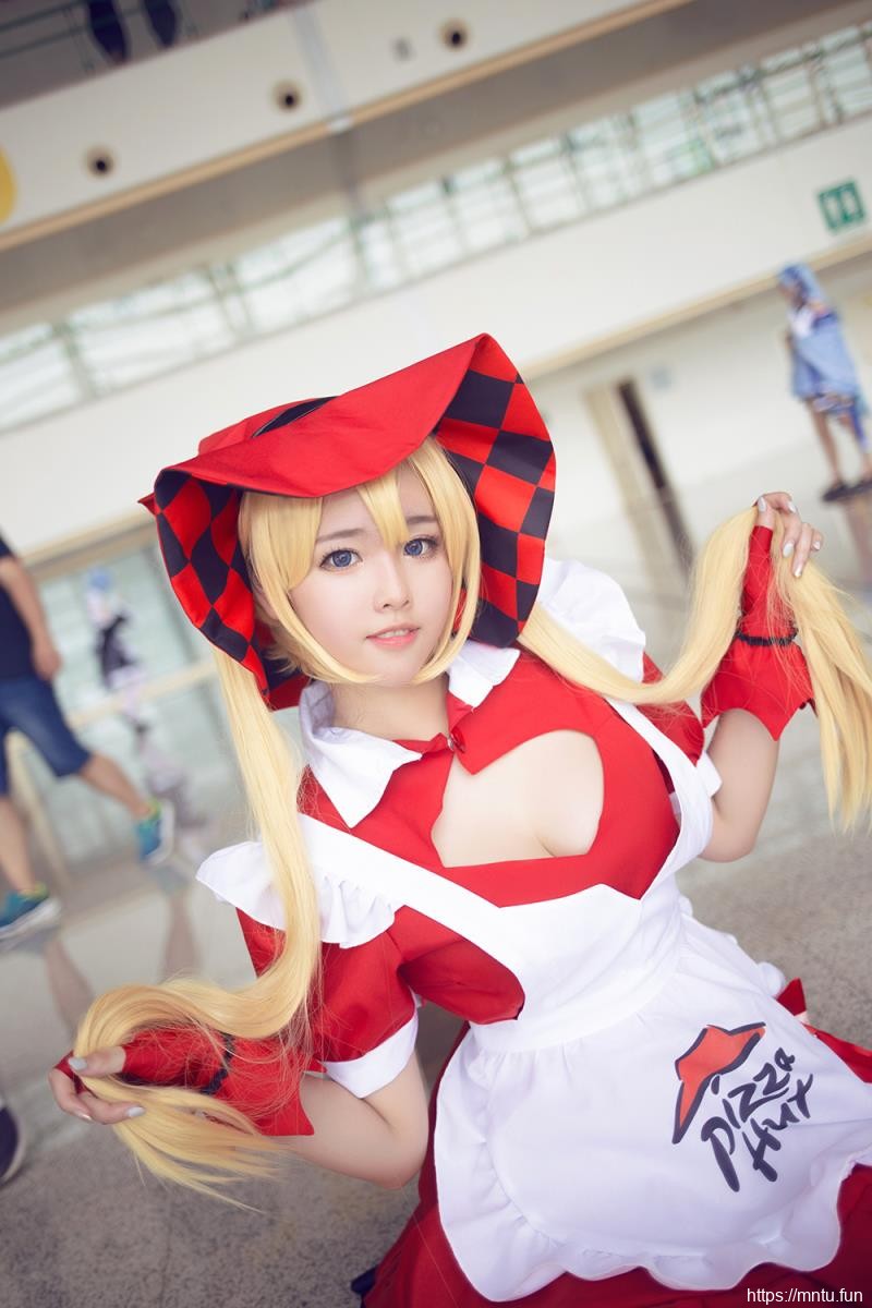 清纯美女ovo角色扮演王者荣耀暗夜萝莉安琪拉