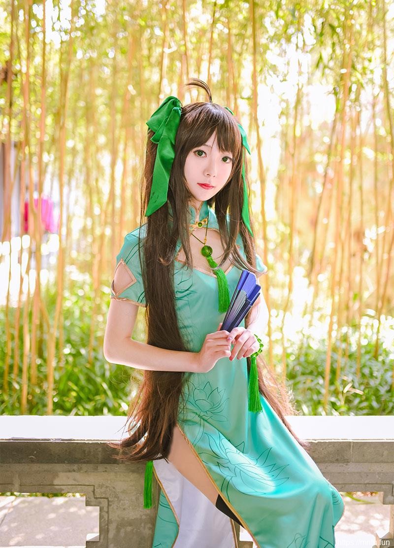 长发美少女草西COS王者荣耀大小姐孙尚香