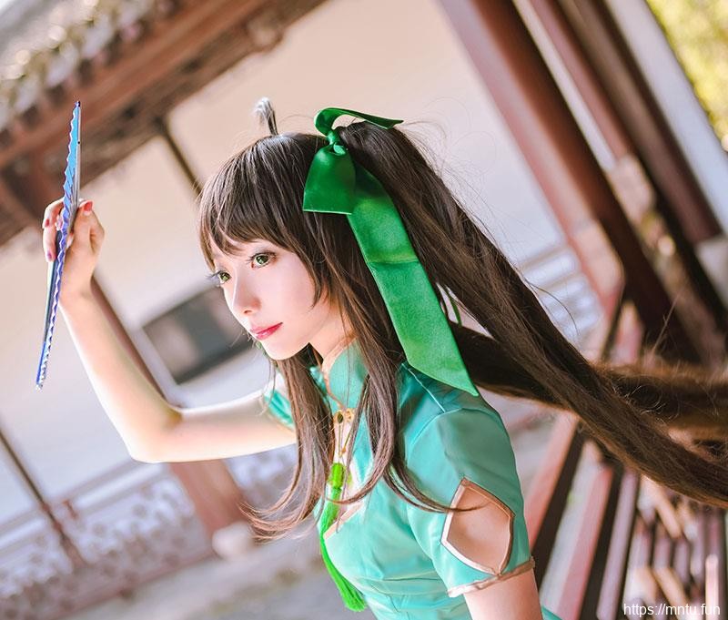 长发美少女草西COS王者荣耀大小姐孙尚香