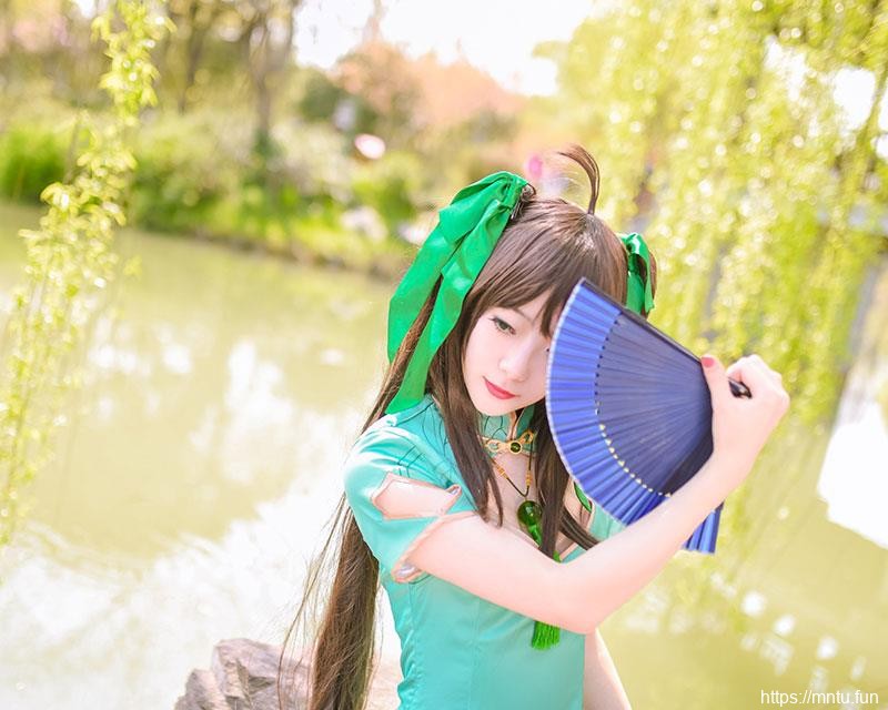 长发美少女草西COS王者荣耀大小姐孙尚香