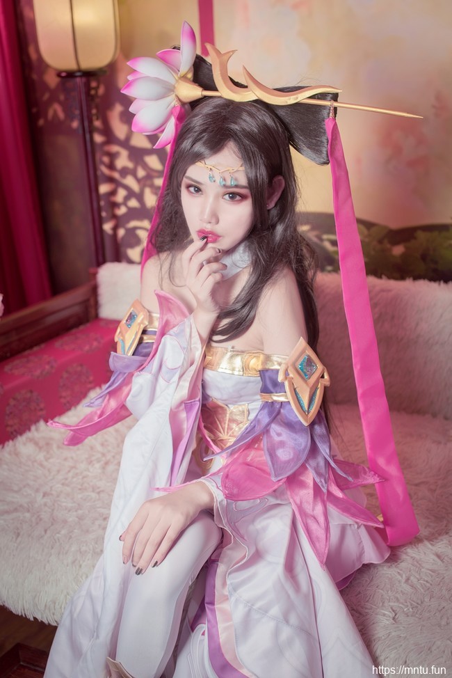 小透明派派COS王者荣耀绝色貂蝉