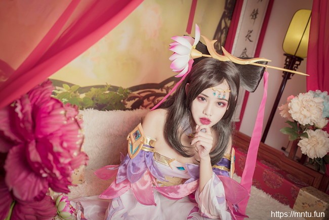 小透明派派COS王者荣耀绝色貂蝉