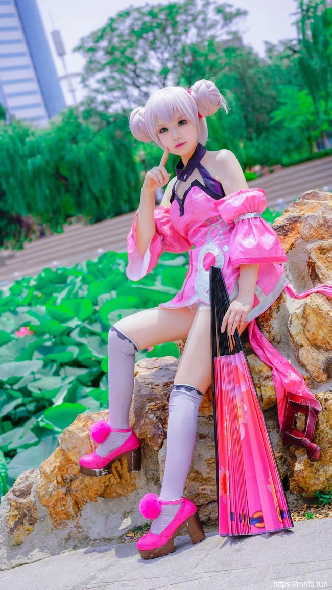 双马尾萝莉凌COS王者荣耀恋之微风小乔