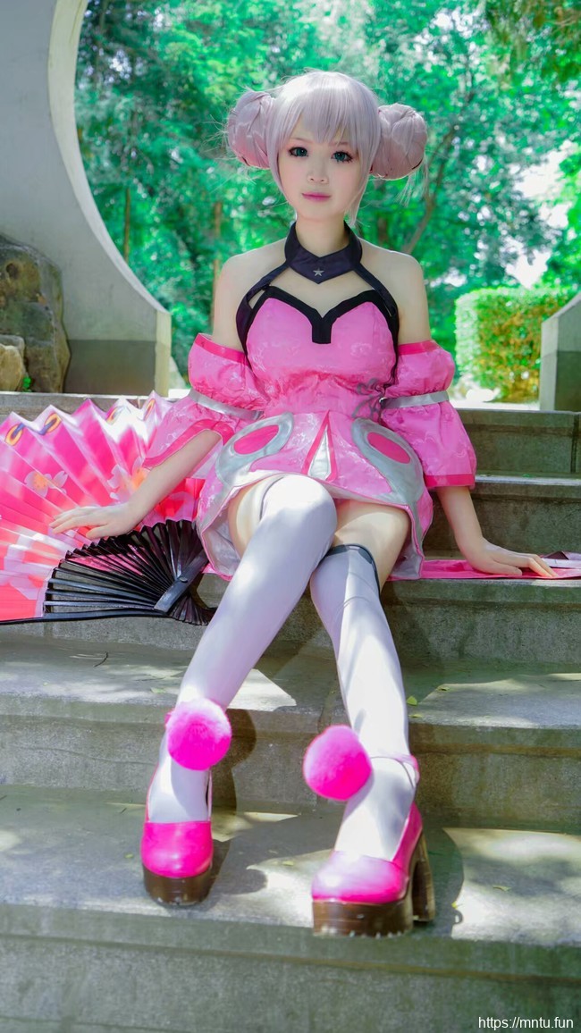 双马尾萝莉凌COS王者荣耀恋之微风小乔