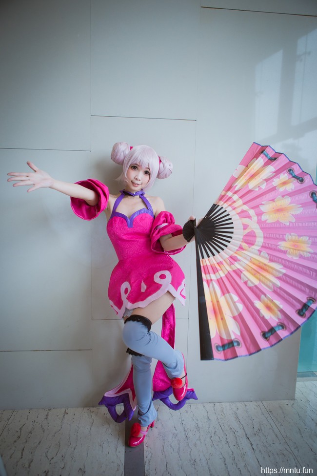 清纯美女海鲜君暑假COS王者荣耀小乔