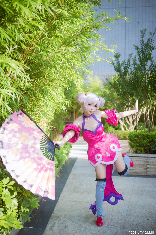 清纯美女海鲜君暑假COS王者荣耀小乔