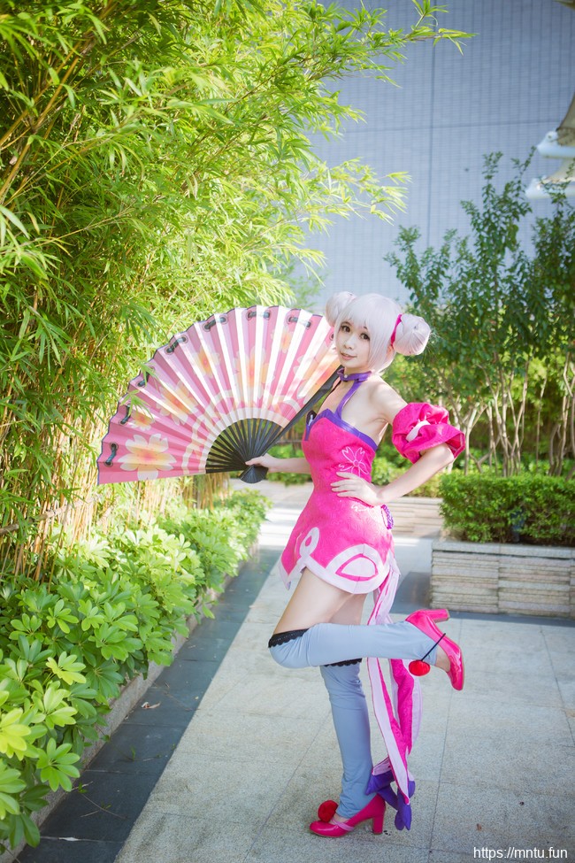 清纯美女海鲜君暑假COS王者荣耀小乔