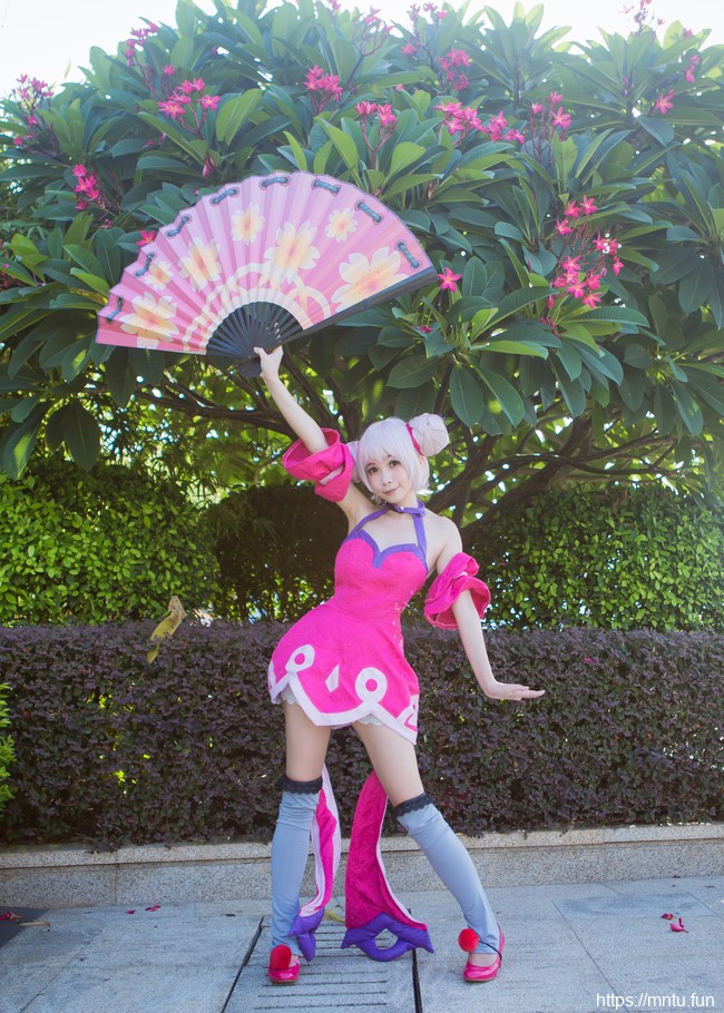 清纯美女海鲜君暑假COS王者荣耀小乔