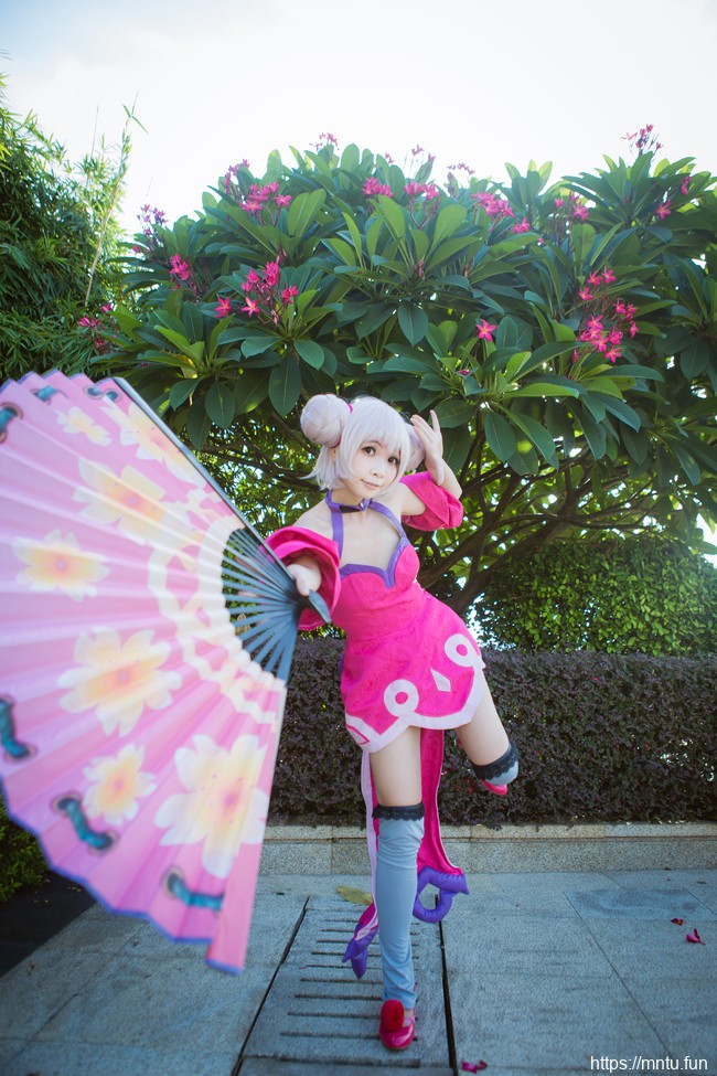 清纯美女海鲜君暑假COS王者荣耀小乔