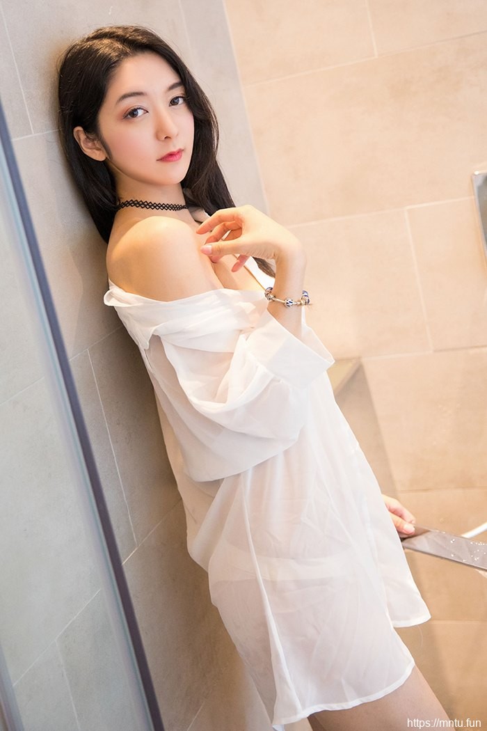 撒娇人妻小热巴湿身美腿百看不厌