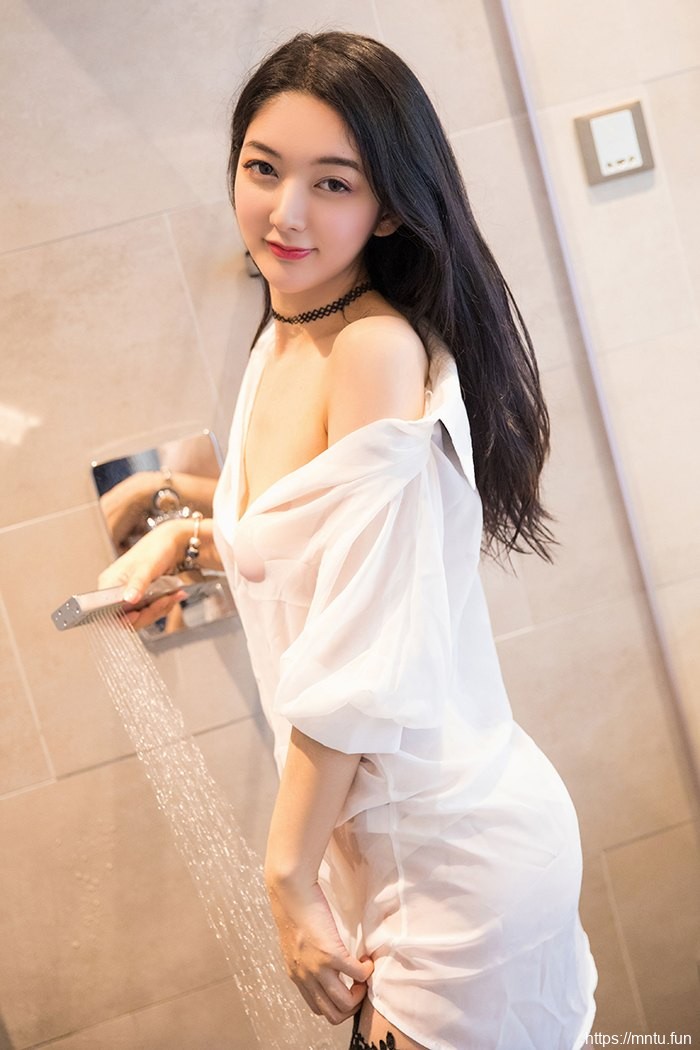 撒娇人妻小热巴湿身美腿百看不厌