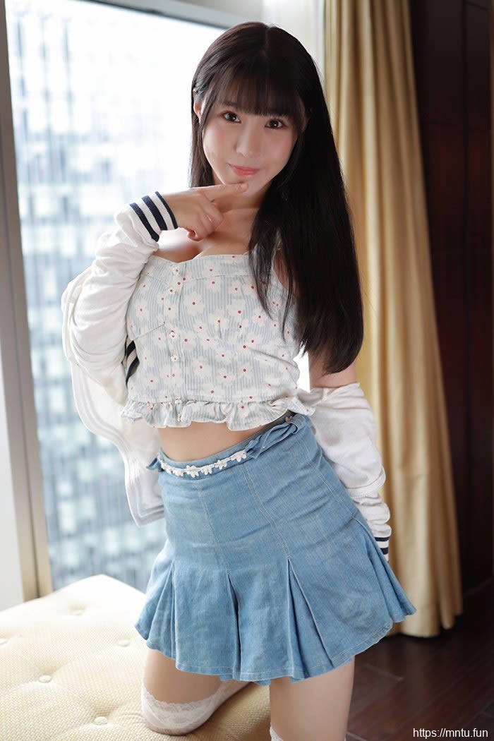 童颜迷妹朱可儿短裙巨乳娇萌撩人