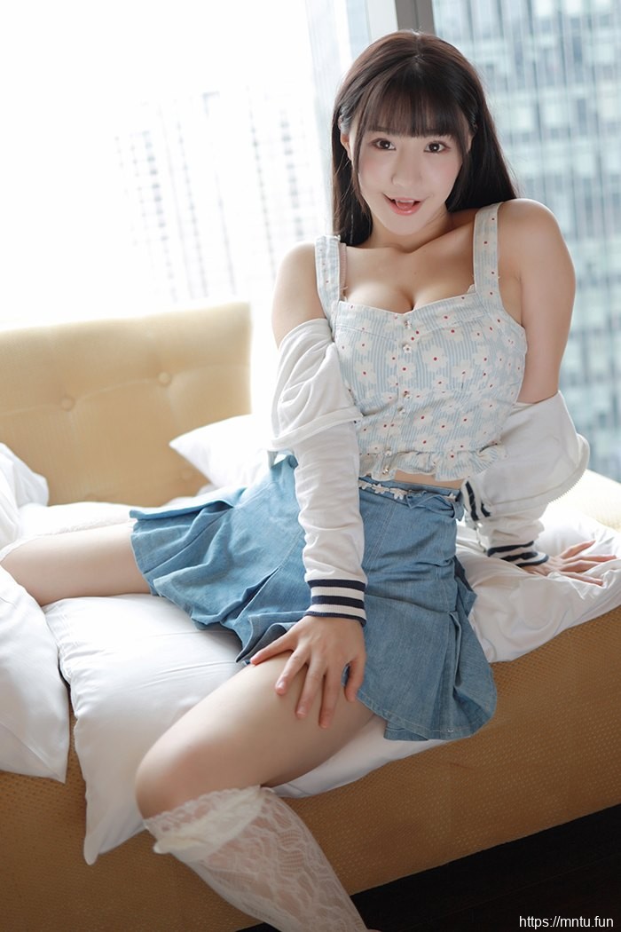 童颜迷妹朱可儿短裙巨乳娇萌撩人