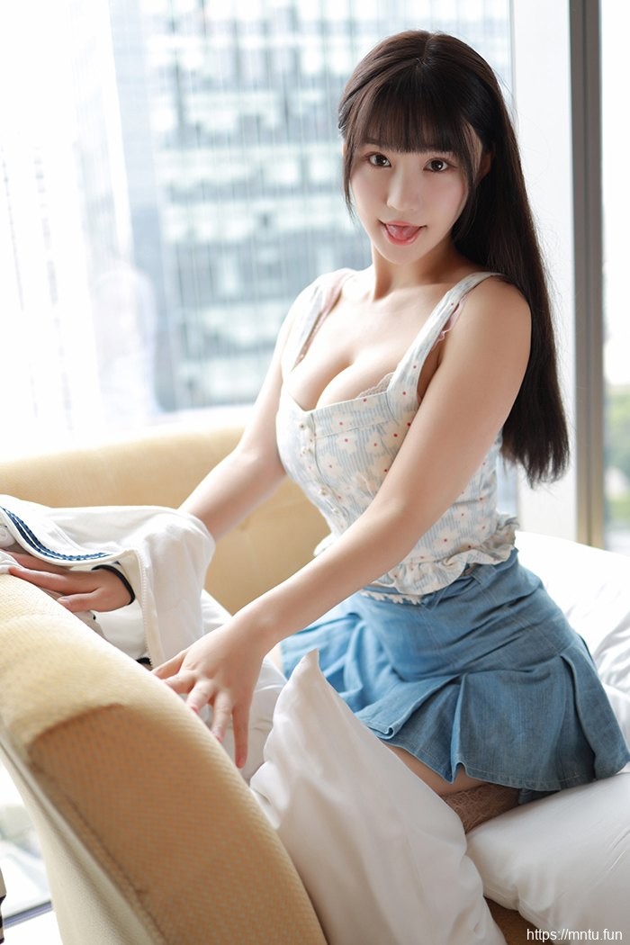 童颜迷妹朱可儿短裙巨乳娇萌撩人