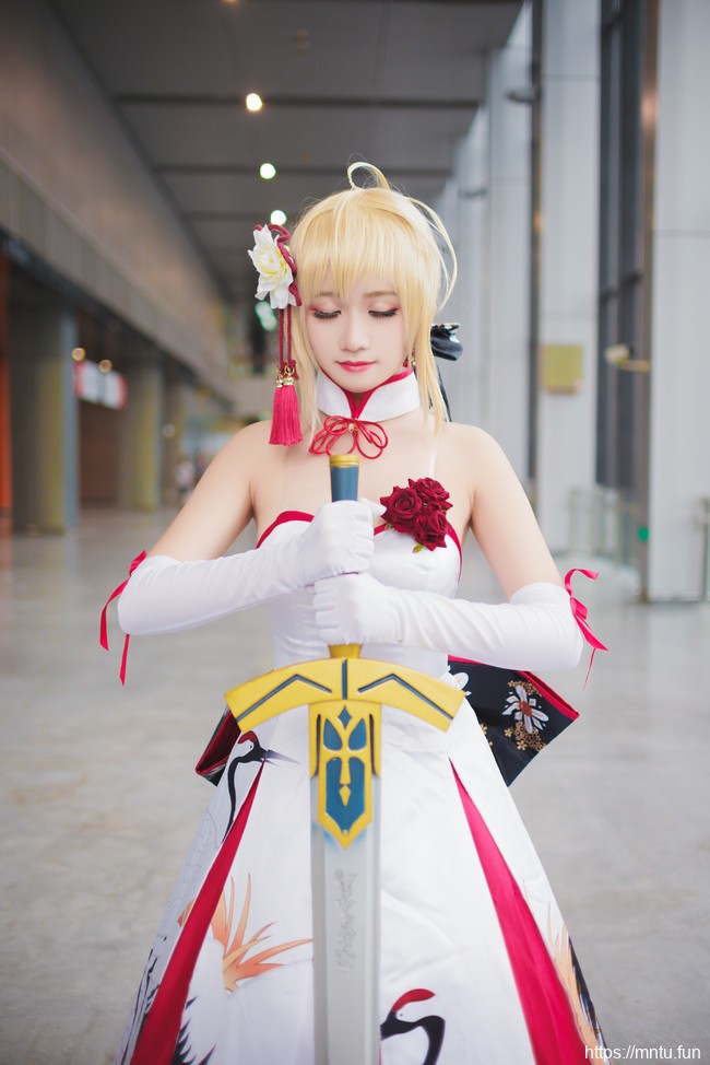 清新美女沉酣COSPLAY阿尔托利亚·潘德拉贡saber仙鹤