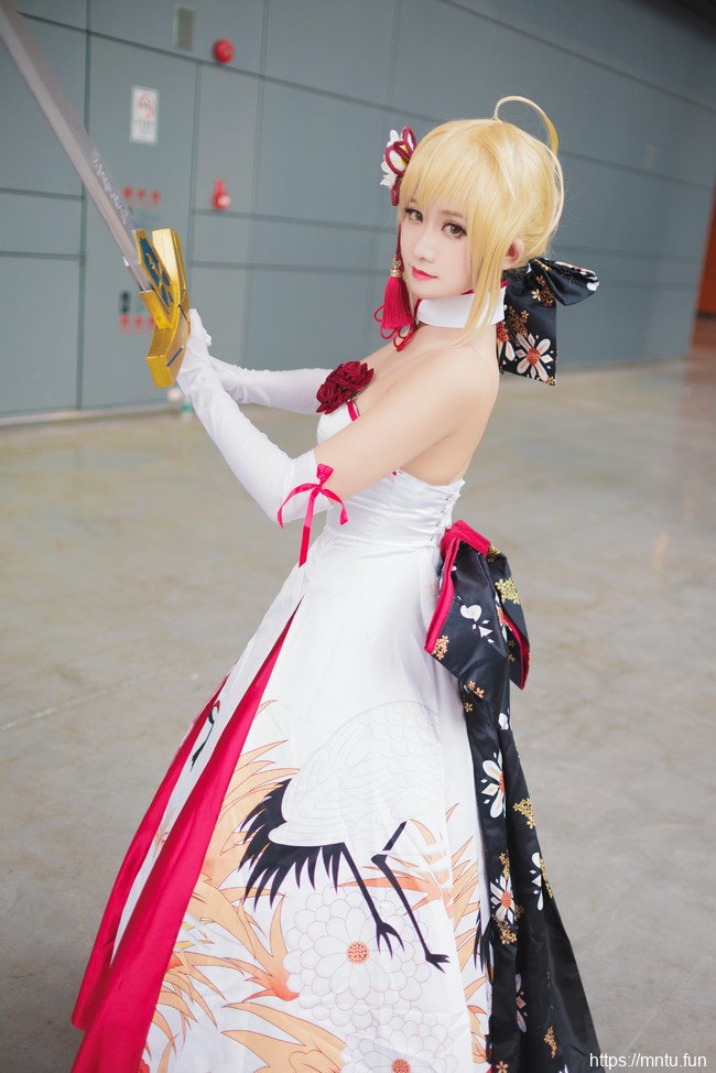 清新美女沉酣COSPLAY阿尔托利亚·潘德拉贡saber仙鹤