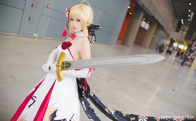 清新美女沉酣COSPLAY阿尔托利亚·潘德拉贡saber仙鹤