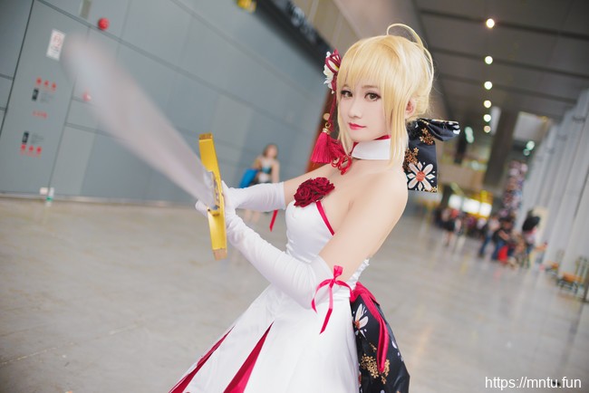 清新美女沉酣COSPLAY阿尔托利亚·潘德拉贡saber仙鹤