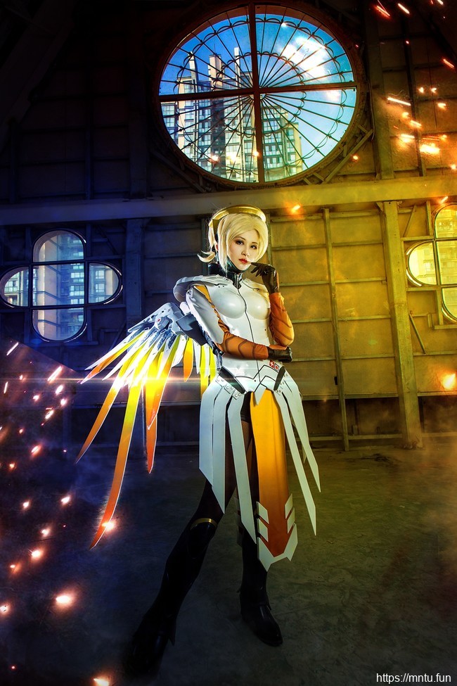 御姐-田璐璐- COS扮演守望先锋安吉拉·齐格勒