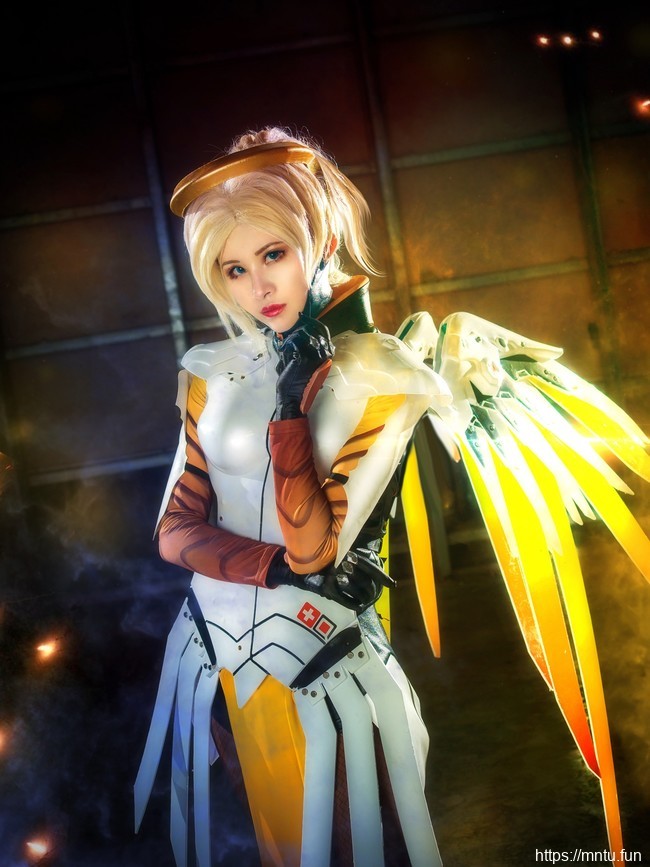 御姐-田璐璐- COS扮演守望先锋安吉拉·齐格勒