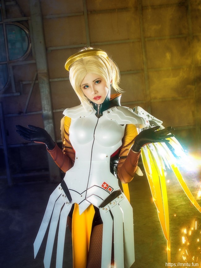 御姐-田璐璐- COS扮演守望先锋安吉拉·齐格勒