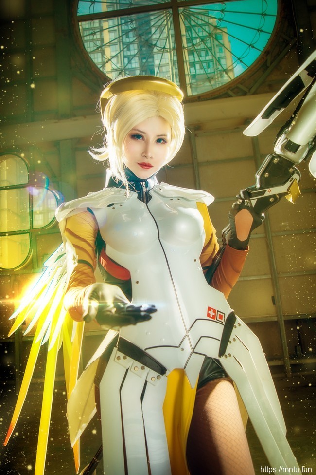 御姐-田璐璐- COS扮演守望先锋安吉拉·齐格勒