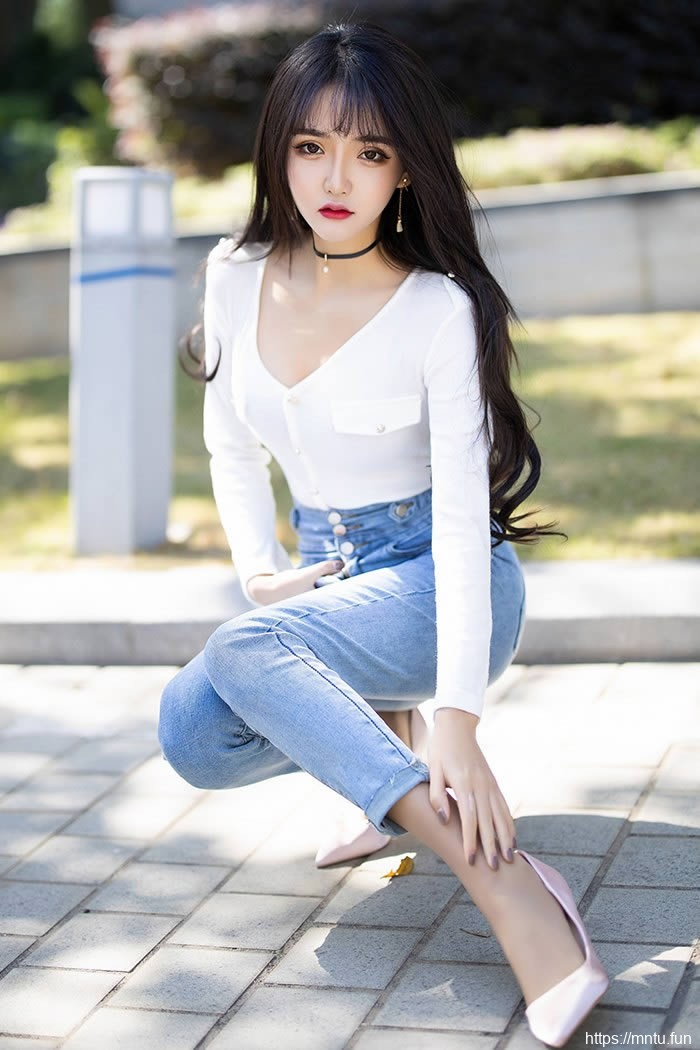 童颜迷妹Miko酱肉丝美腿撩人十足