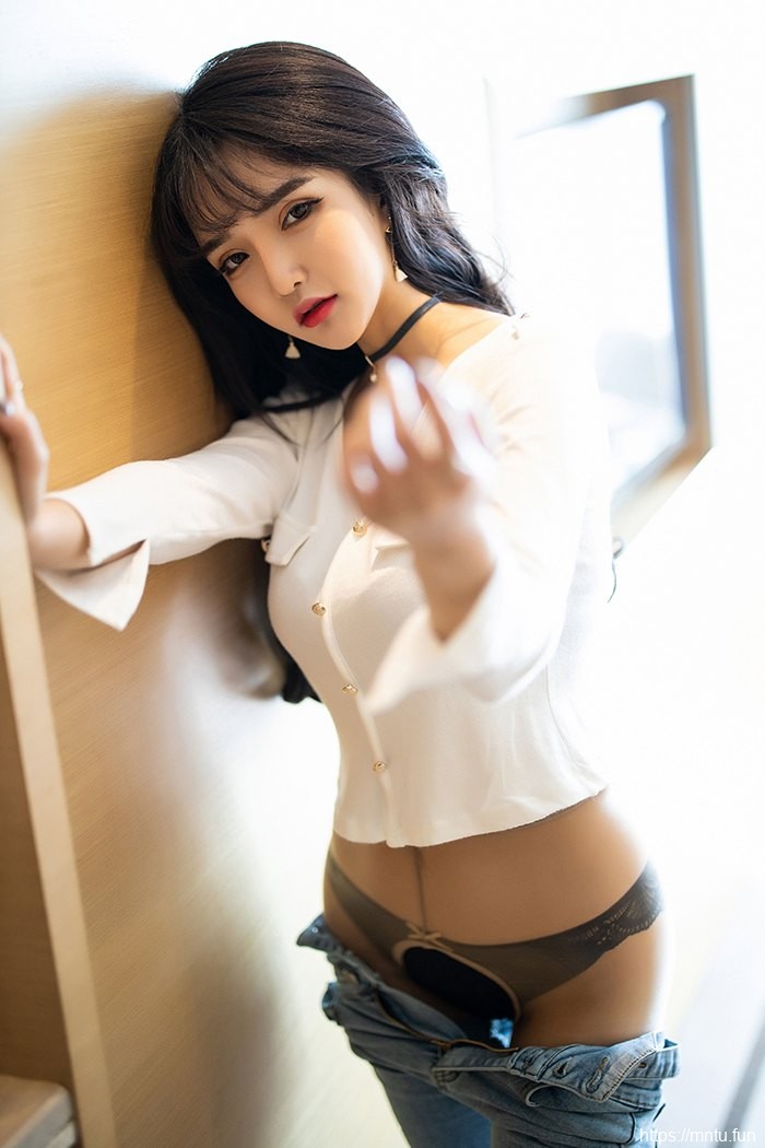 童颜迷妹Miko酱肉丝美腿撩人十足