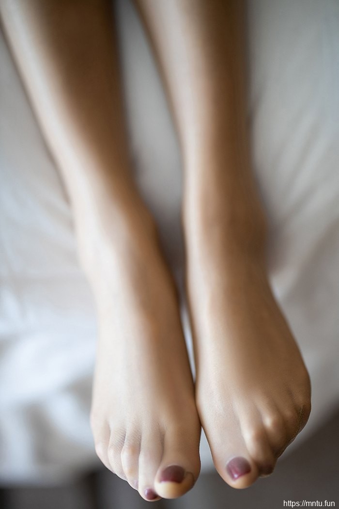 童颜迷妹Miko酱肉丝美腿撩人十足