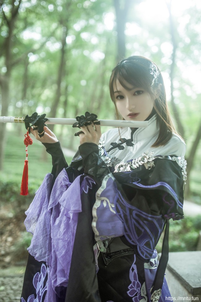 古风萝莉小鸢尾COS剑侠情缘三雪河花萝