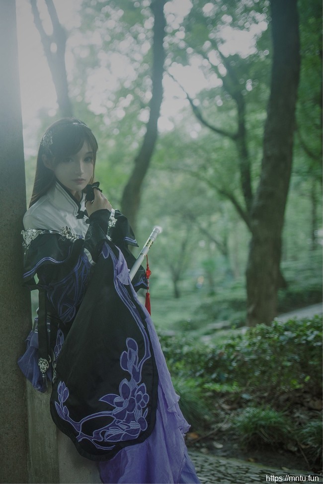 古风萝莉小鸢尾COS剑侠情缘三雪河花萝