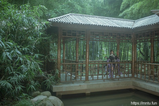 古风萝莉小鸢尾COS剑侠情缘三雪河花萝