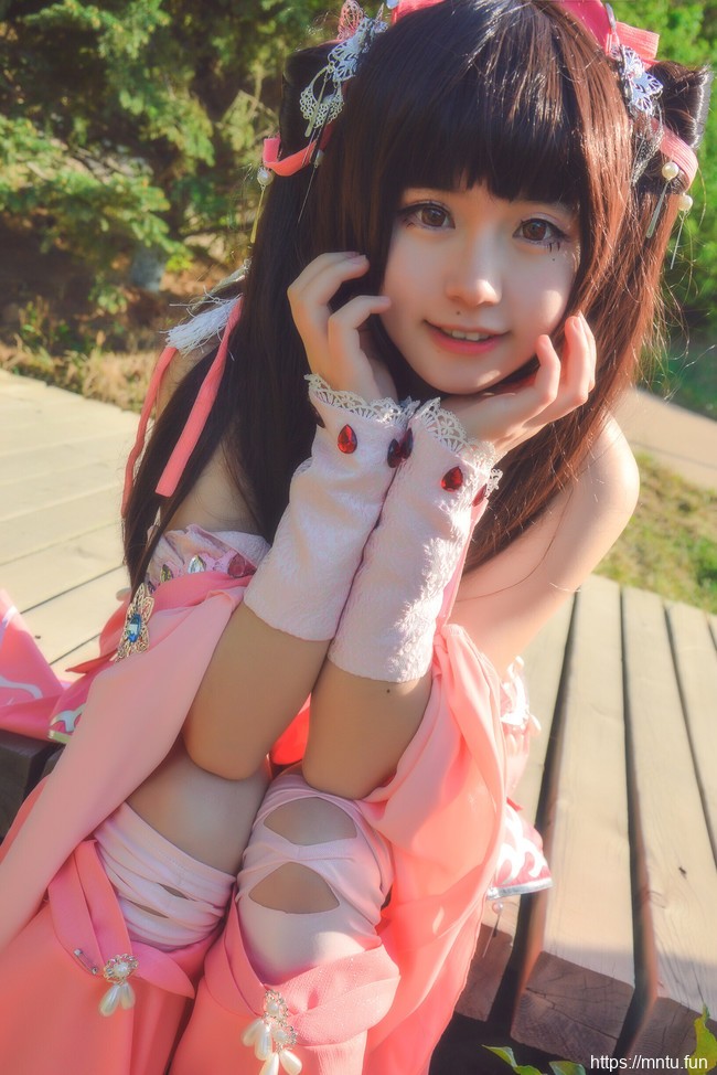 古风萝莉桃子-子子酱COS剑侠情缘三朔雪秀萝