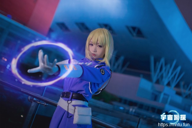 美女萝莉青青子wCOS扮演宇宙警探eldlive其方美铃