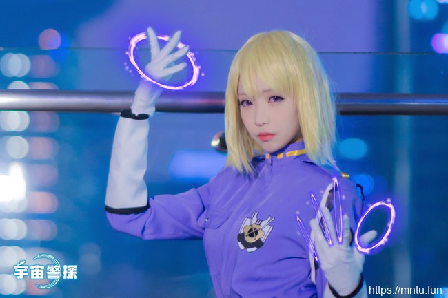 美女萝莉青青子wCOS扮演宇宙警探eldlive其方美铃