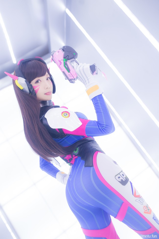 清纯美少女青青子wCOS扮演守望先锋D-Va