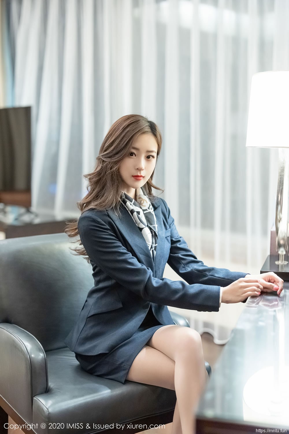 杨紫嫣Cynthia《职业ol丝袜美腿》 [爱蜜社IMiss] Vol.444