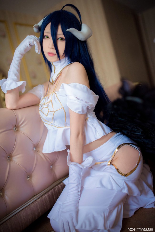 性感美女青青子wCOS扮演OVERLORD雅儿贝德福利套图