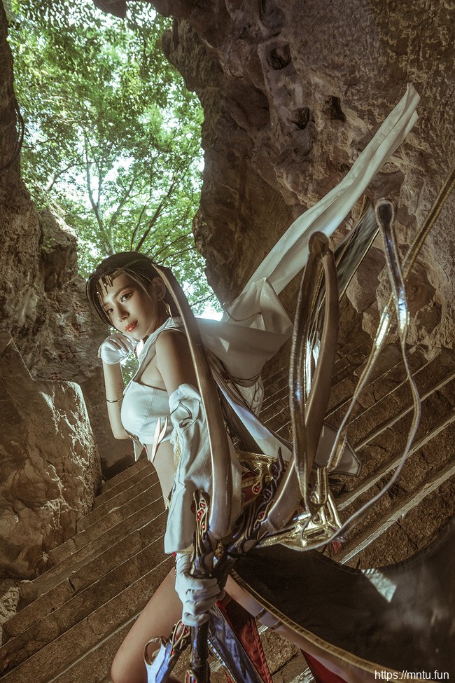 御姐沐沐无敌COS扮演剑侠情缘雪河喵姐