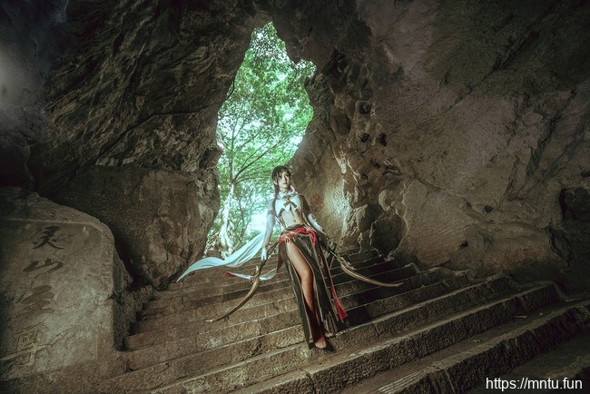 御姐沐沐无敌COS扮演剑侠情缘雪河喵姐