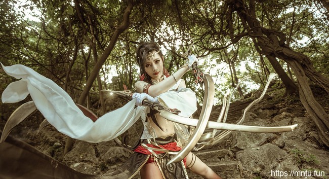 御姐沐沐无敌COS扮演剑侠情缘雪河喵姐